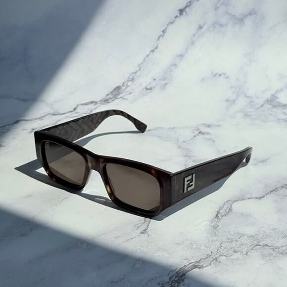 NEW Fendi FE40144I Brown Unisex Sunglasses main image 9